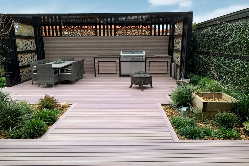 DecoDeck combines the natural appearance of real timber with the strength of aluminium.