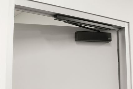 Surface-mounted door closers – Lockwood