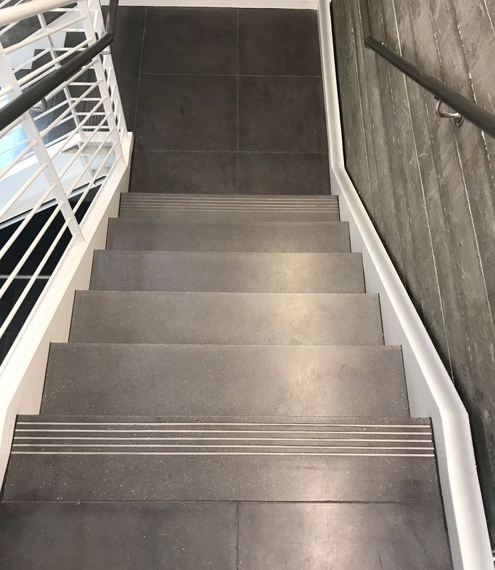 Concrete stair treads by Concrete Collaborative – Selector