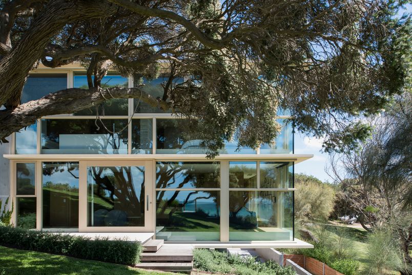 LoĒ³-366 +Neat low-emissivity glass from Glassworks used on a residential project in Sorrento, Victoria.