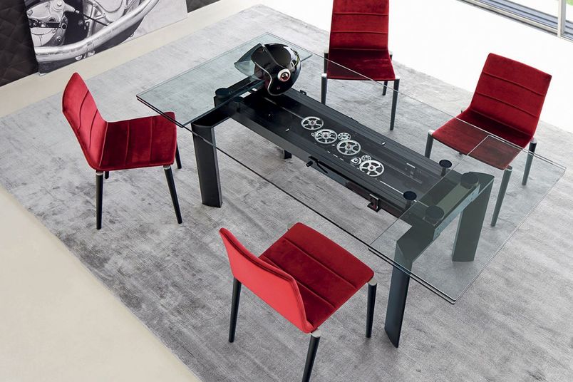 An unexpected combination of the worlds of design and luxury watchmaking: the Astrolab table.